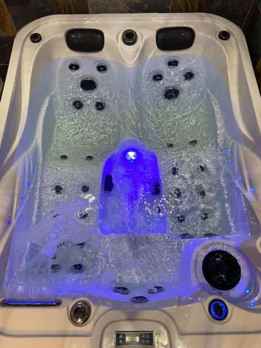 Maison Avec Jacuzzi Orange  Buitenkant foto